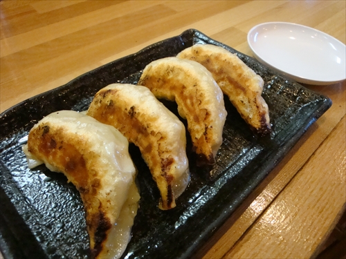 麺屋万年青8　餃子